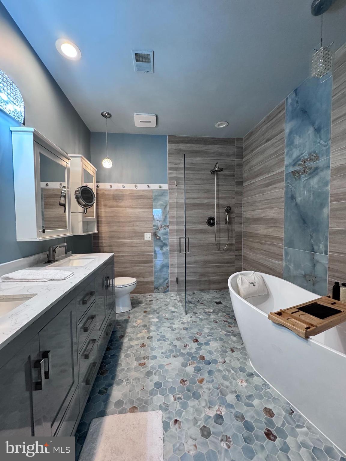 RIVER RIDGE - Residential