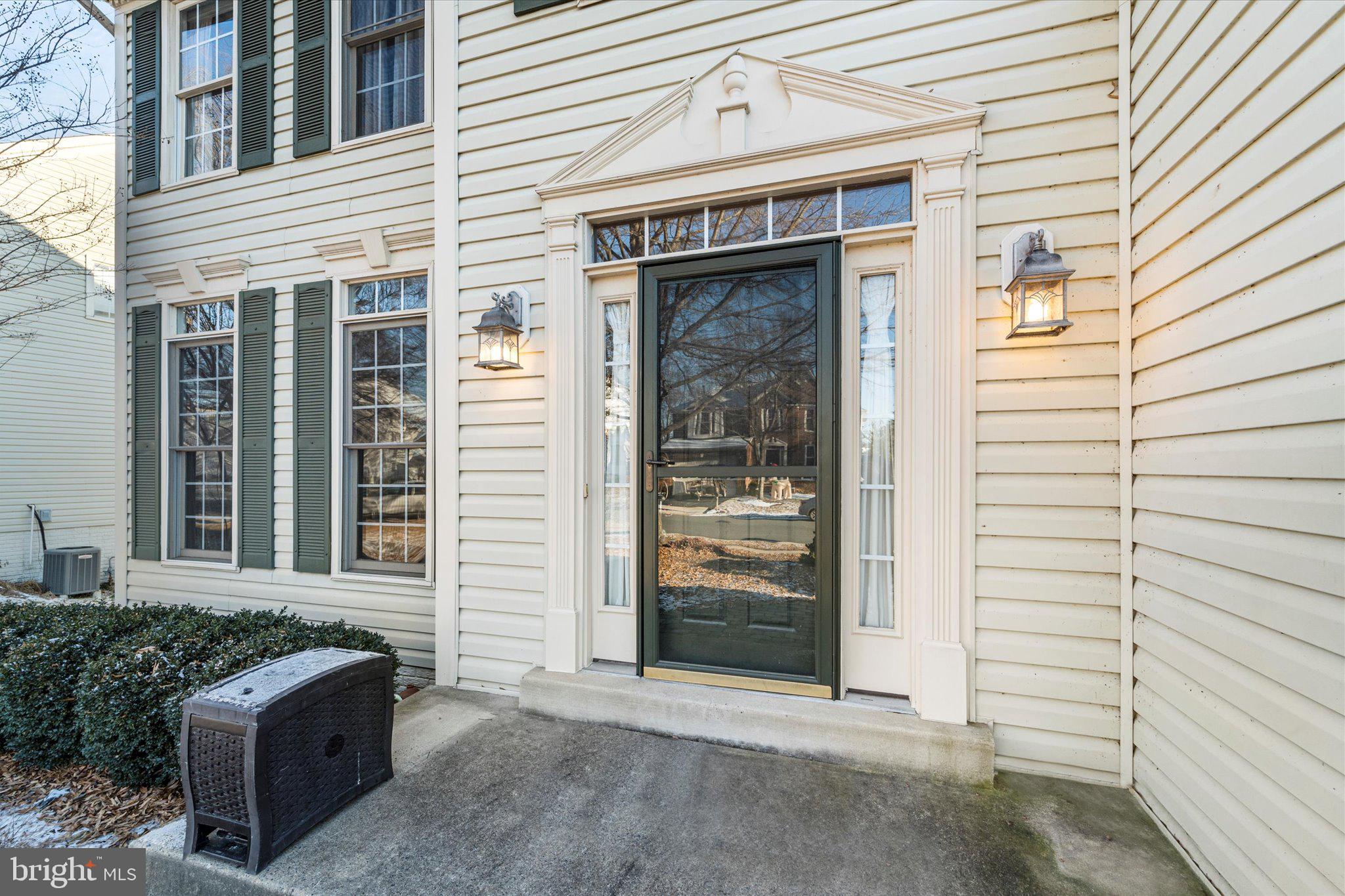 19028 SNOWBERRY COURT