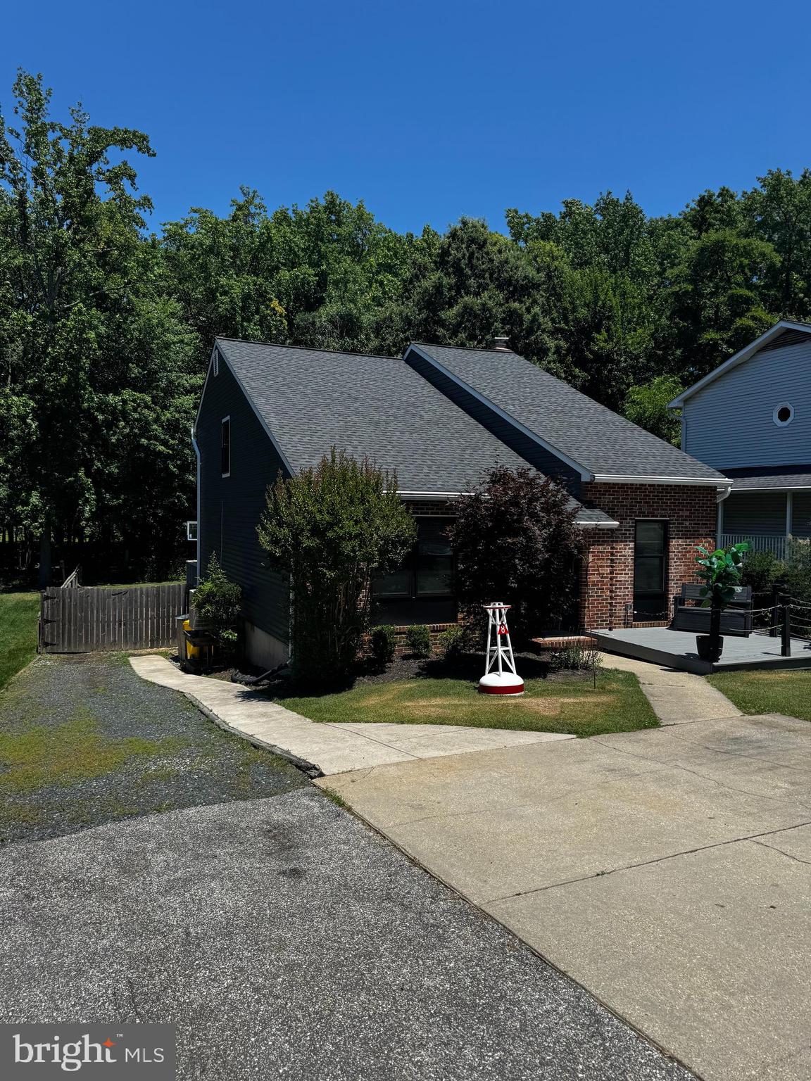 1180 BAY HIGHLANDS DRIVE