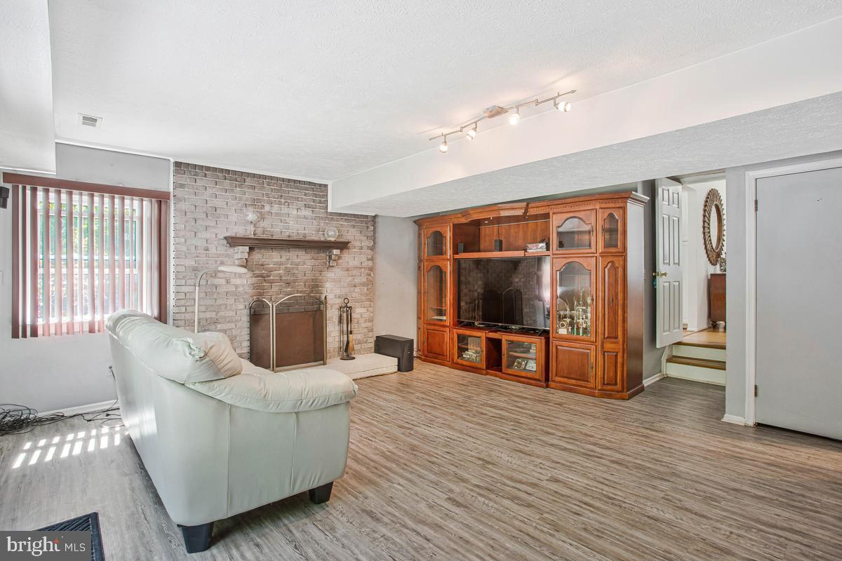 BAY HIGHLANDS - Residential