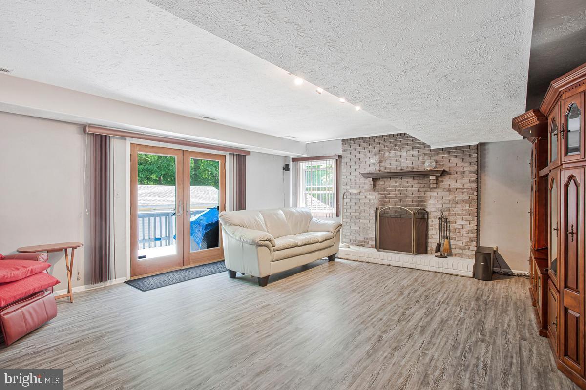 BAY HIGHLANDS - Residential