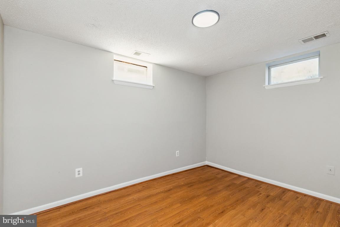 FAIRLAND - Residential