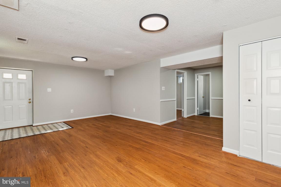 FAIRLAND - Residential