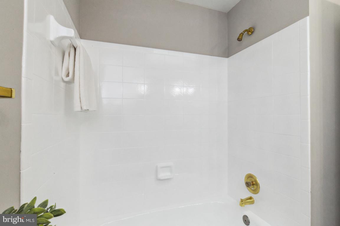 FAIRLAND - Residential