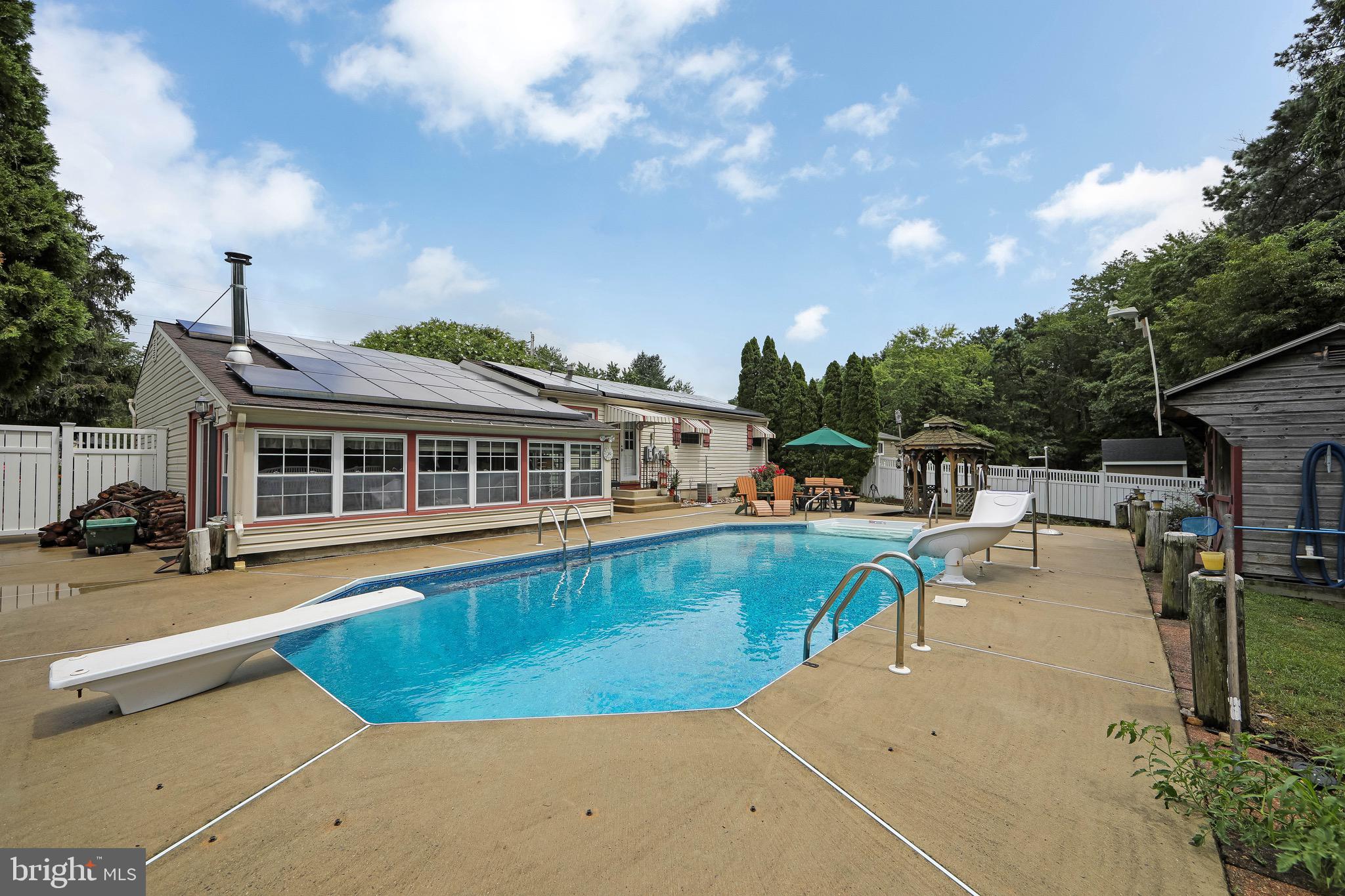 1209 CEDAR DRIVE