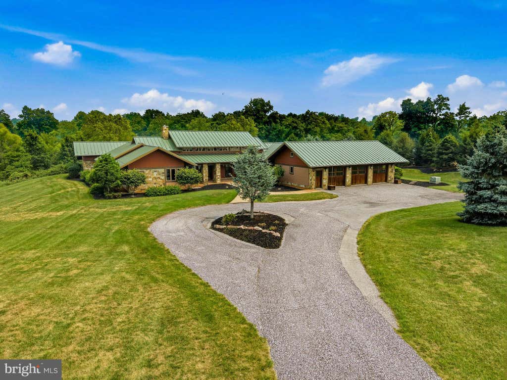 Photo of 1885 Greenbriar Road, YORK, PA 17404 (MLS # PAYK2106802)