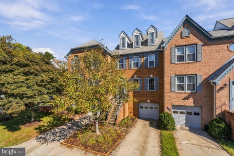 Townhouse For Rent - 6010 Southward Way<br/> ALEXANDRIA, VA 22315