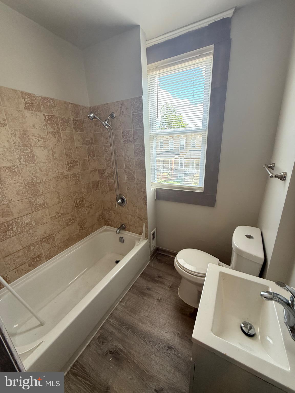 WALTHERSON - Residential Lease