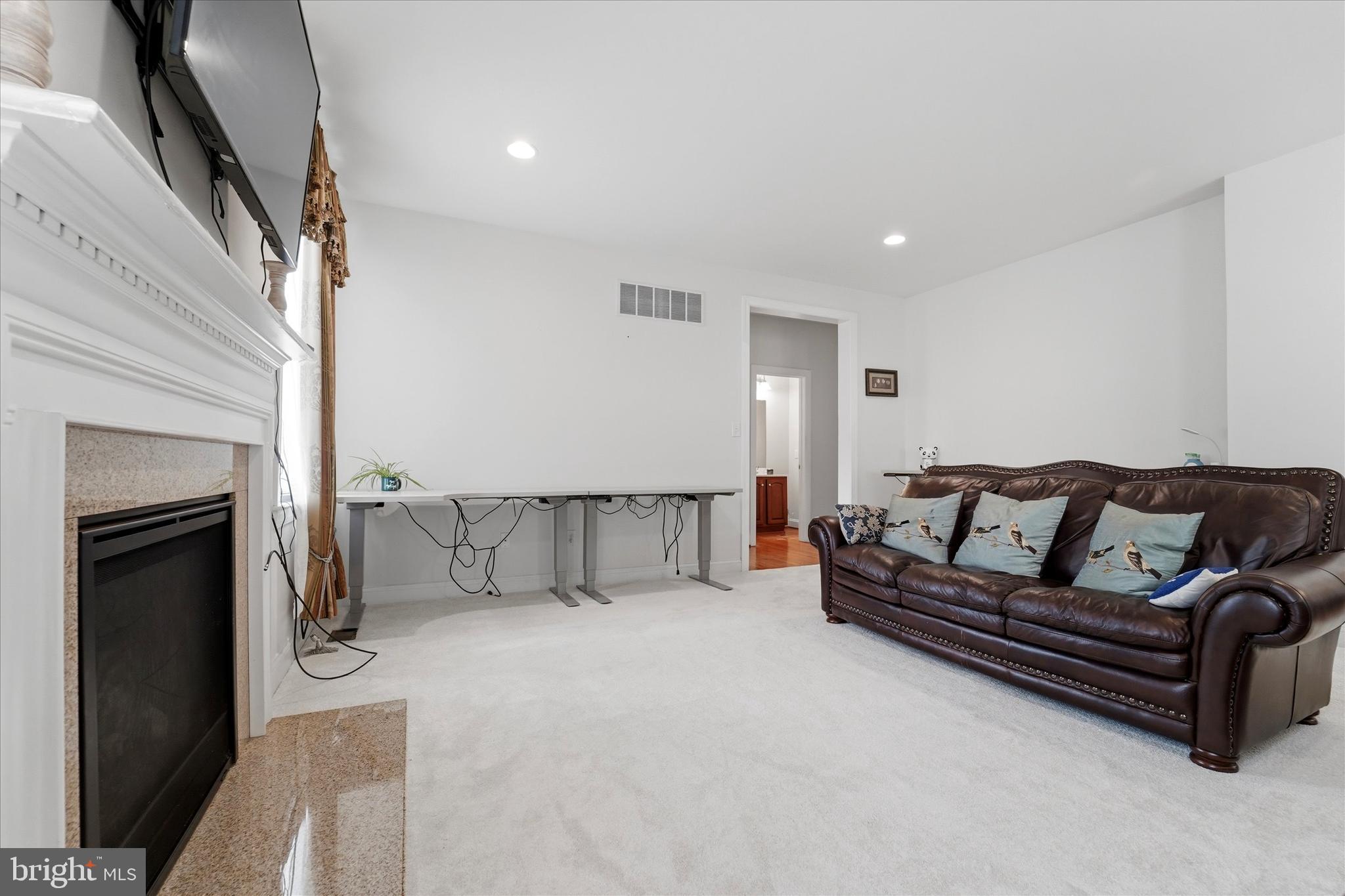 DEEPDALE - Residential