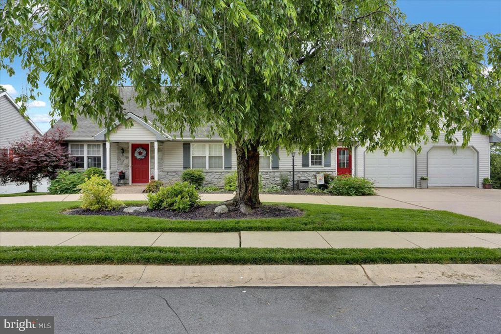 Photo of 40 Oriole Drive, STEVENS, PA 17578 (MLS # PALA2075960)
