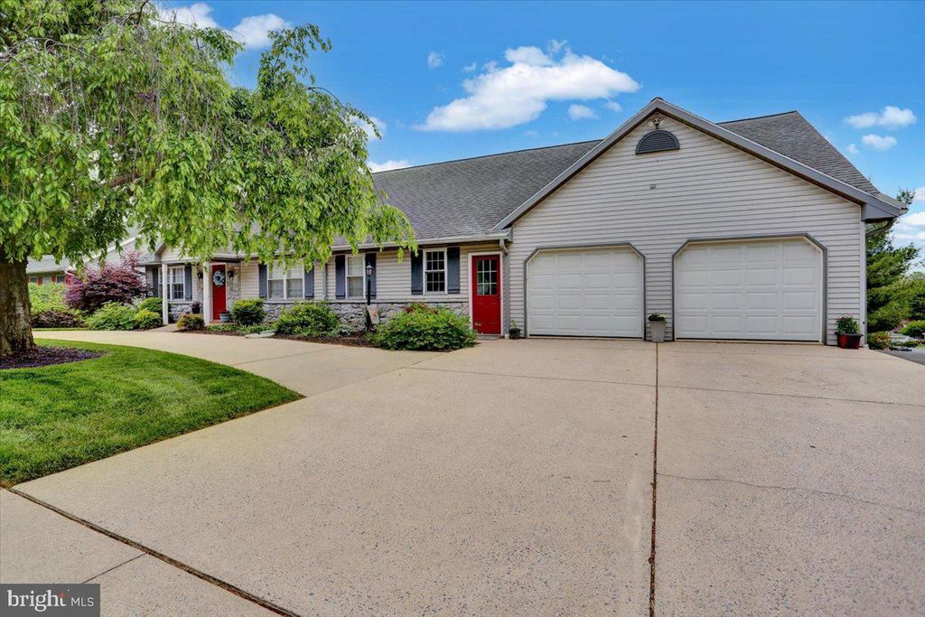 Photo of 40 Oriole Drive, STEVENS, PA 17578 (MLS # PALA2075960)