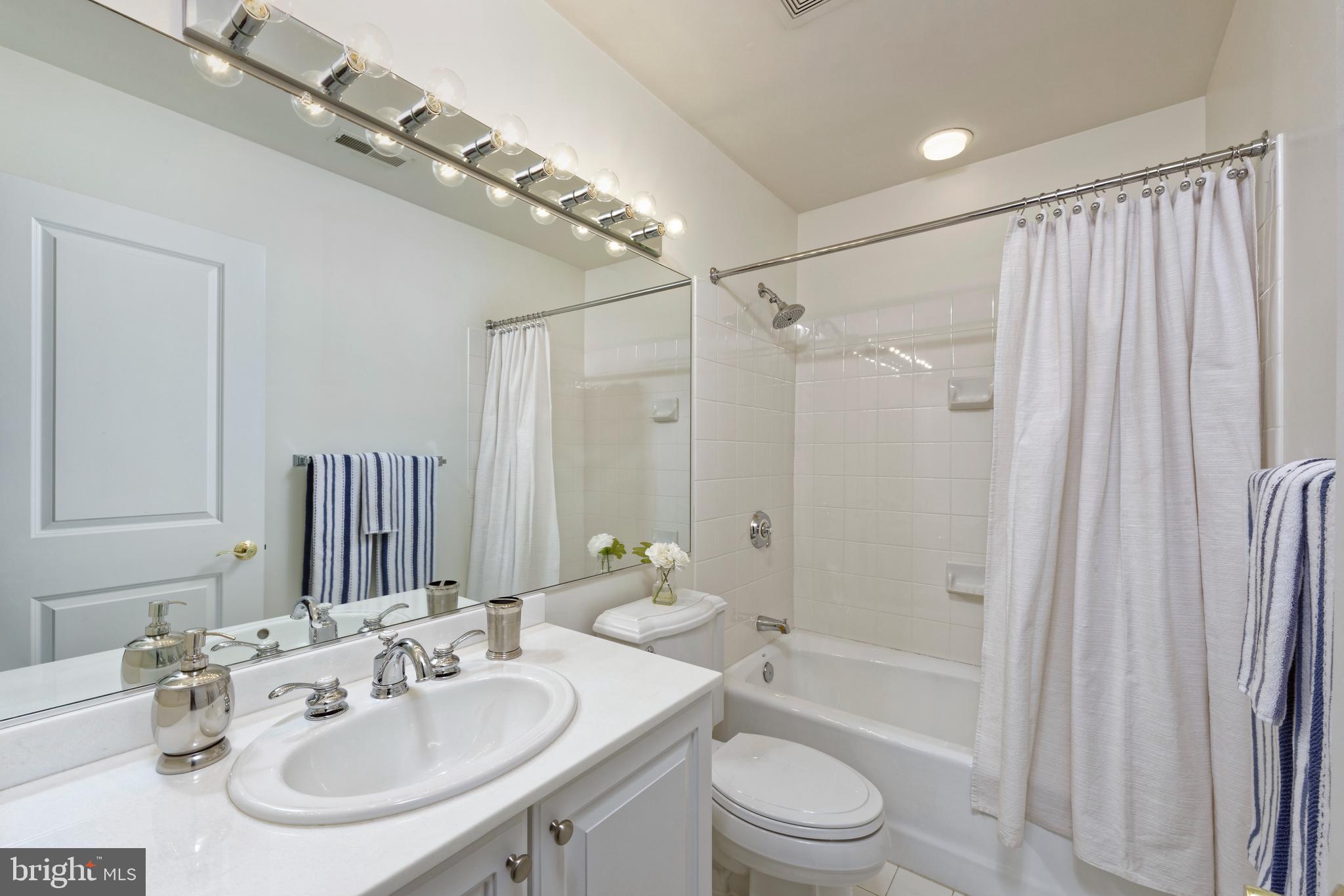 BACKYARD BOATS - Residential