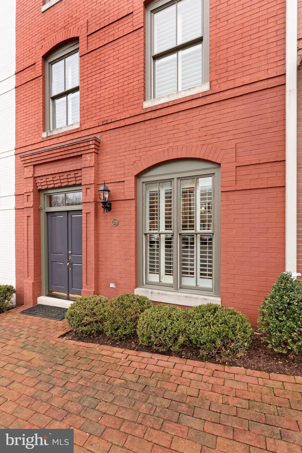 BACKYARD BOATS - Residential