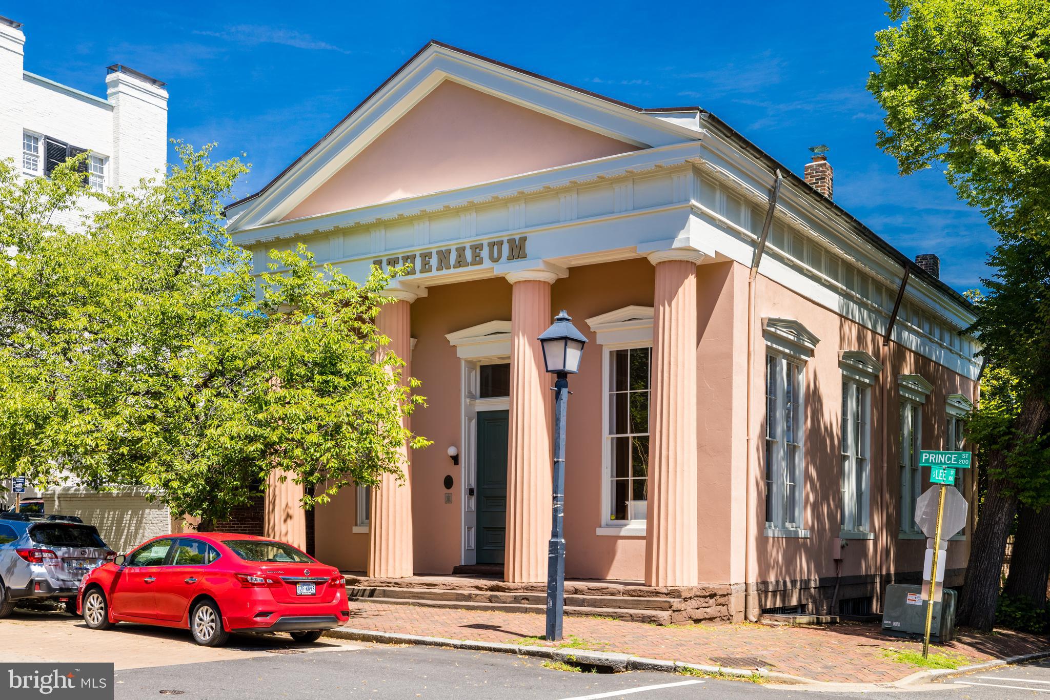 BACKYARD BOATS - Residential