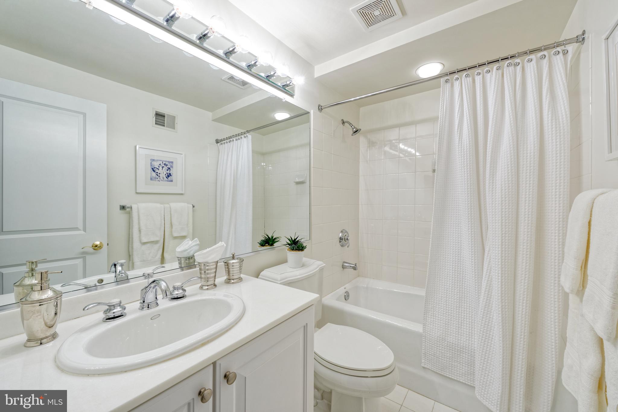 BACKYARD BOATS - Residential