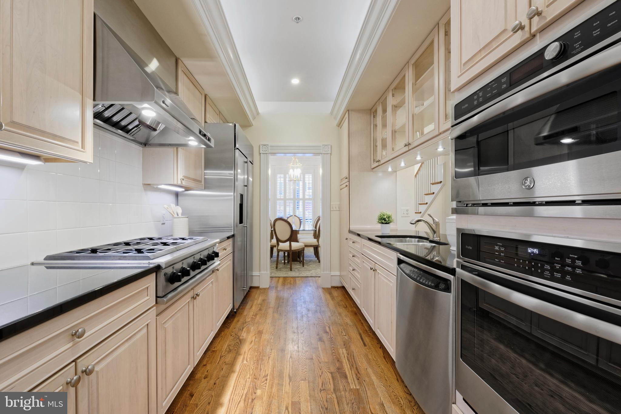 BACKYARD BOATS - Residential