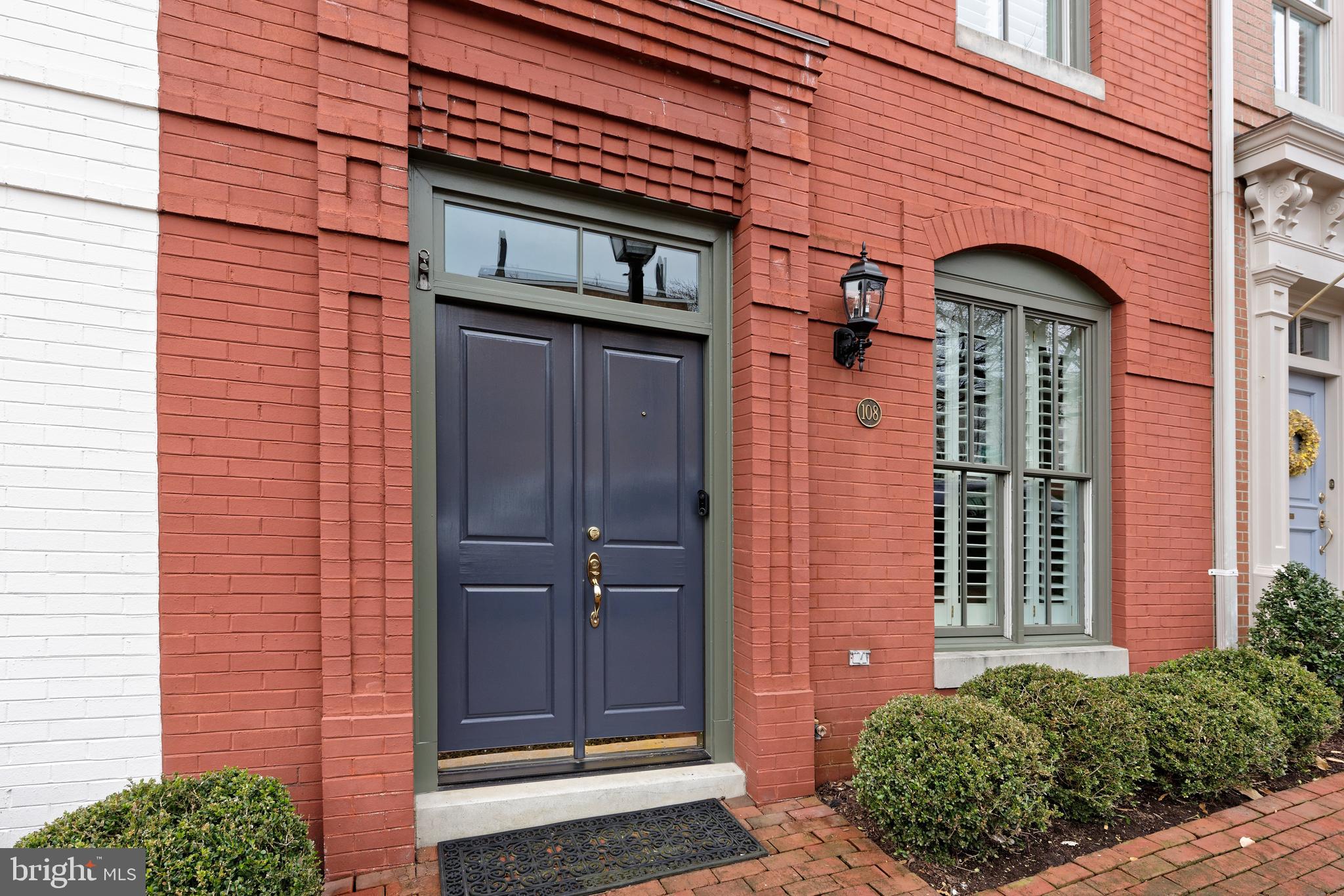 BACKYARD BOATS - Residential