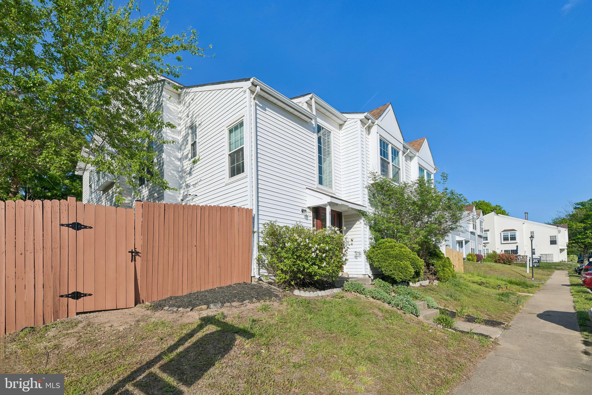 SINGLETONS GROVE - Residential
