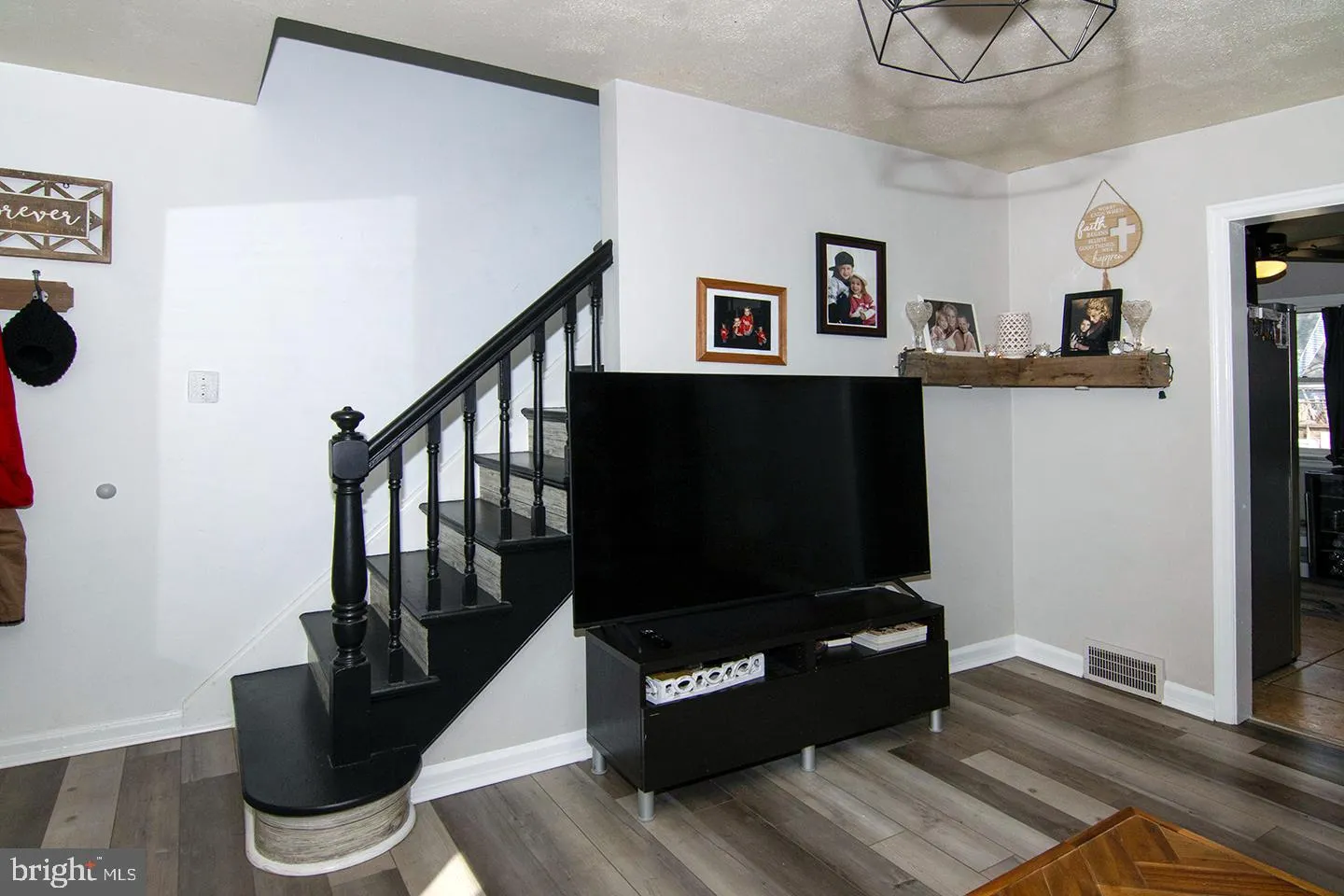 Bellmawr, New Jersey 08031, United States, 3 Bedrooms Bedrooms, ,1 BathroomBathrooms,Residential,Active,83341