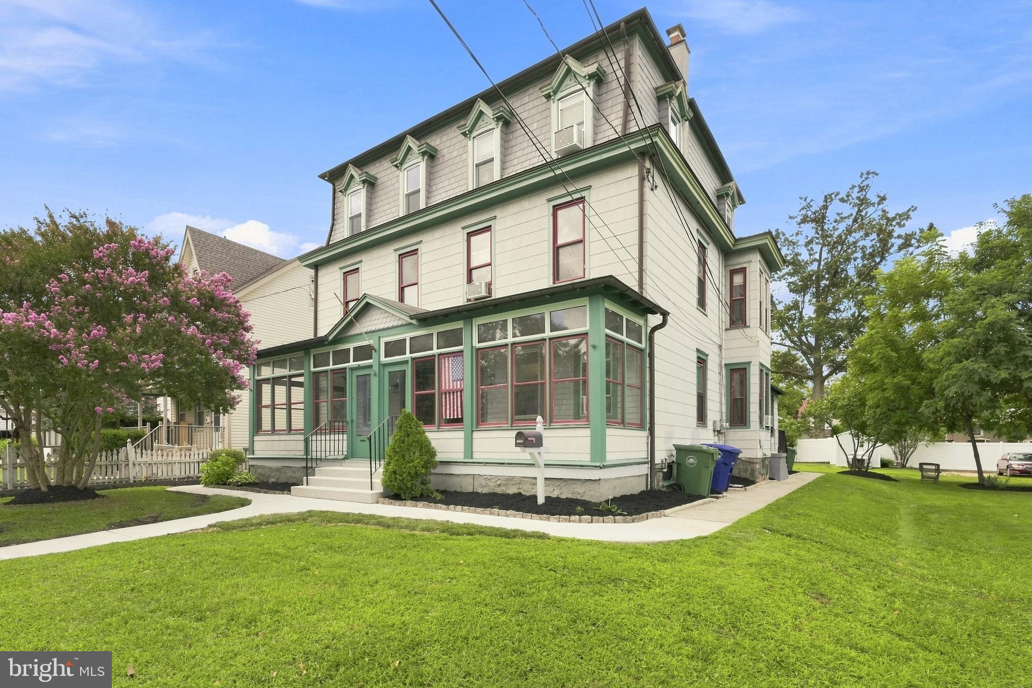 305-307 LECONEY AVENUE