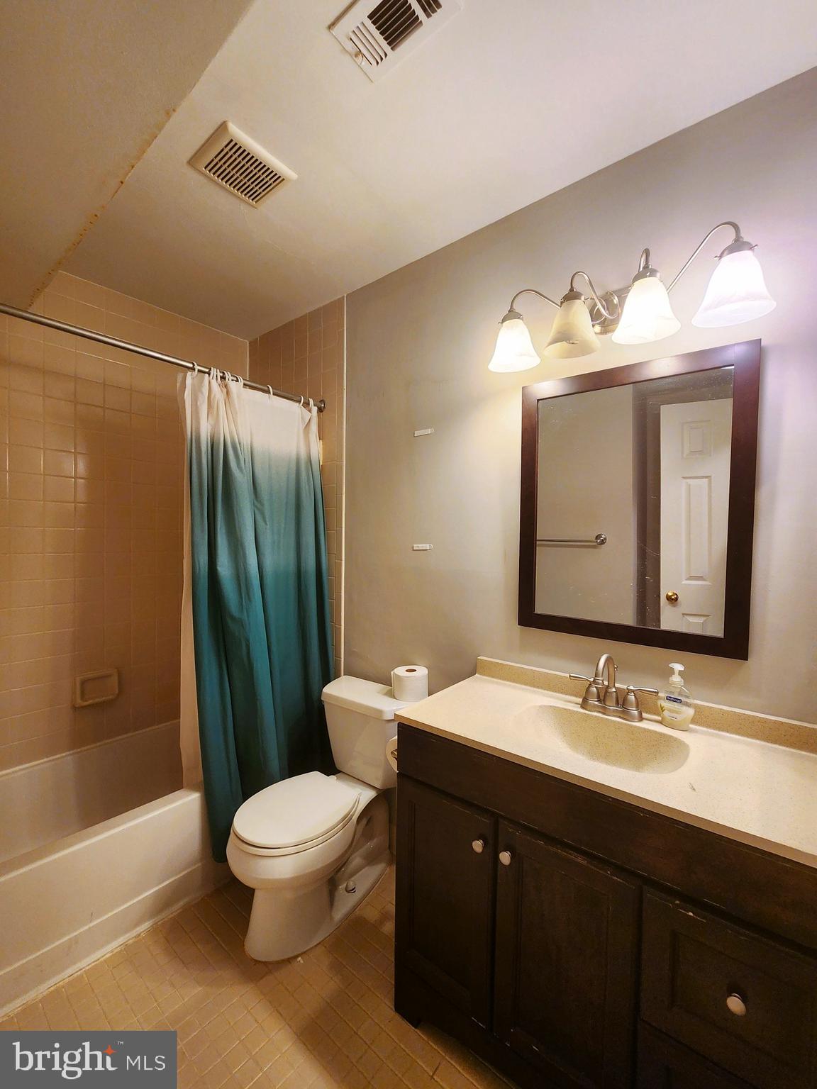 GABLES OF TUCKERMAN - Residential Lease