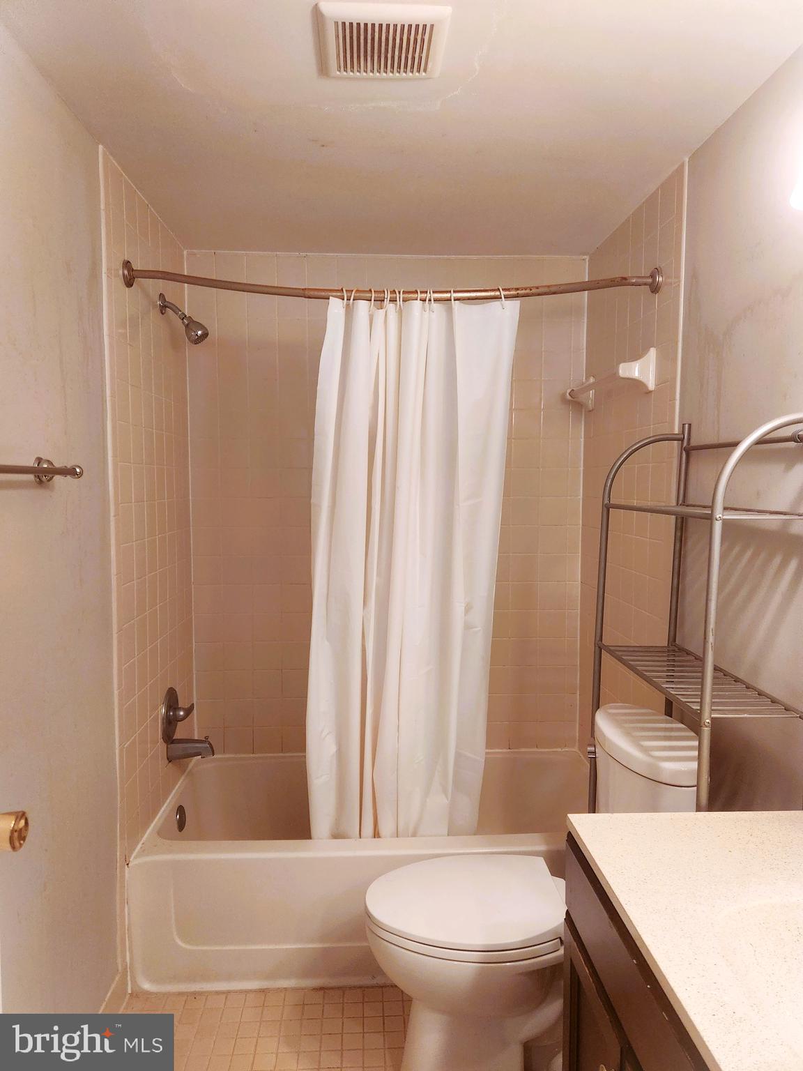 GABLES OF TUCKERMAN - Residential Lease