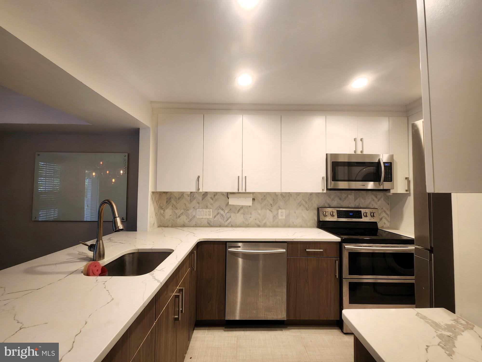 GABLES OF TUCKERMAN - Residential Lease