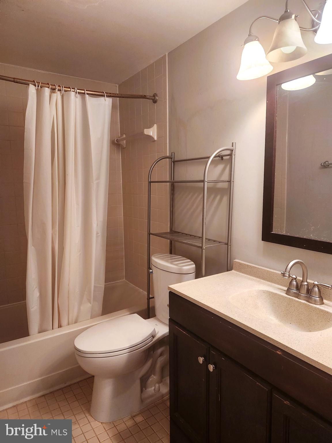 GABLES OF TUCKERMAN - Residential Lease