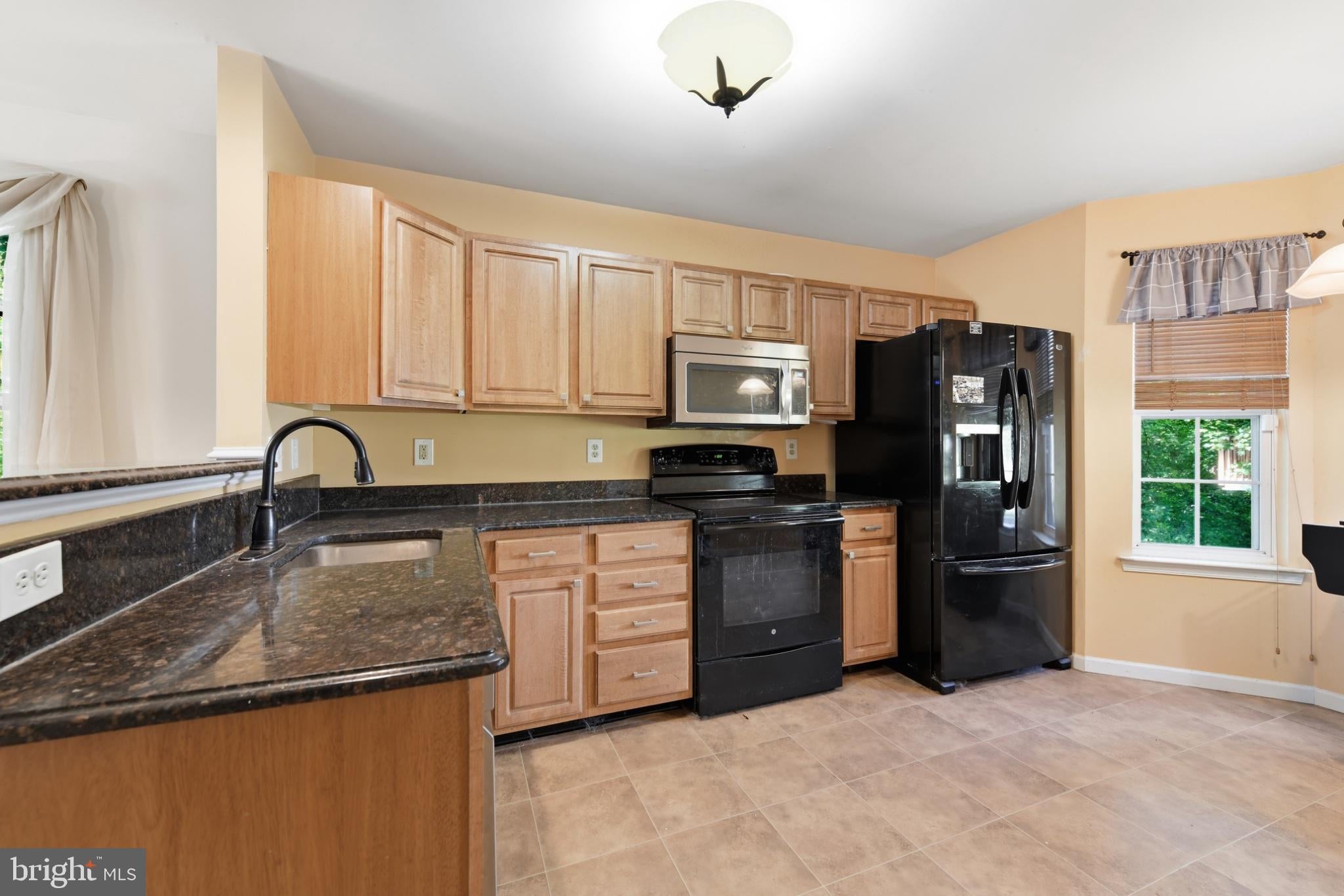 1220 WOODED WAY