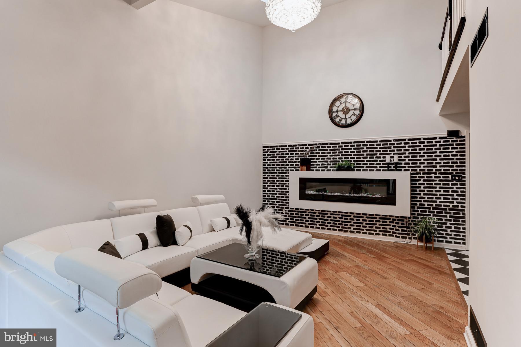 GATEWAY COURT - Residential