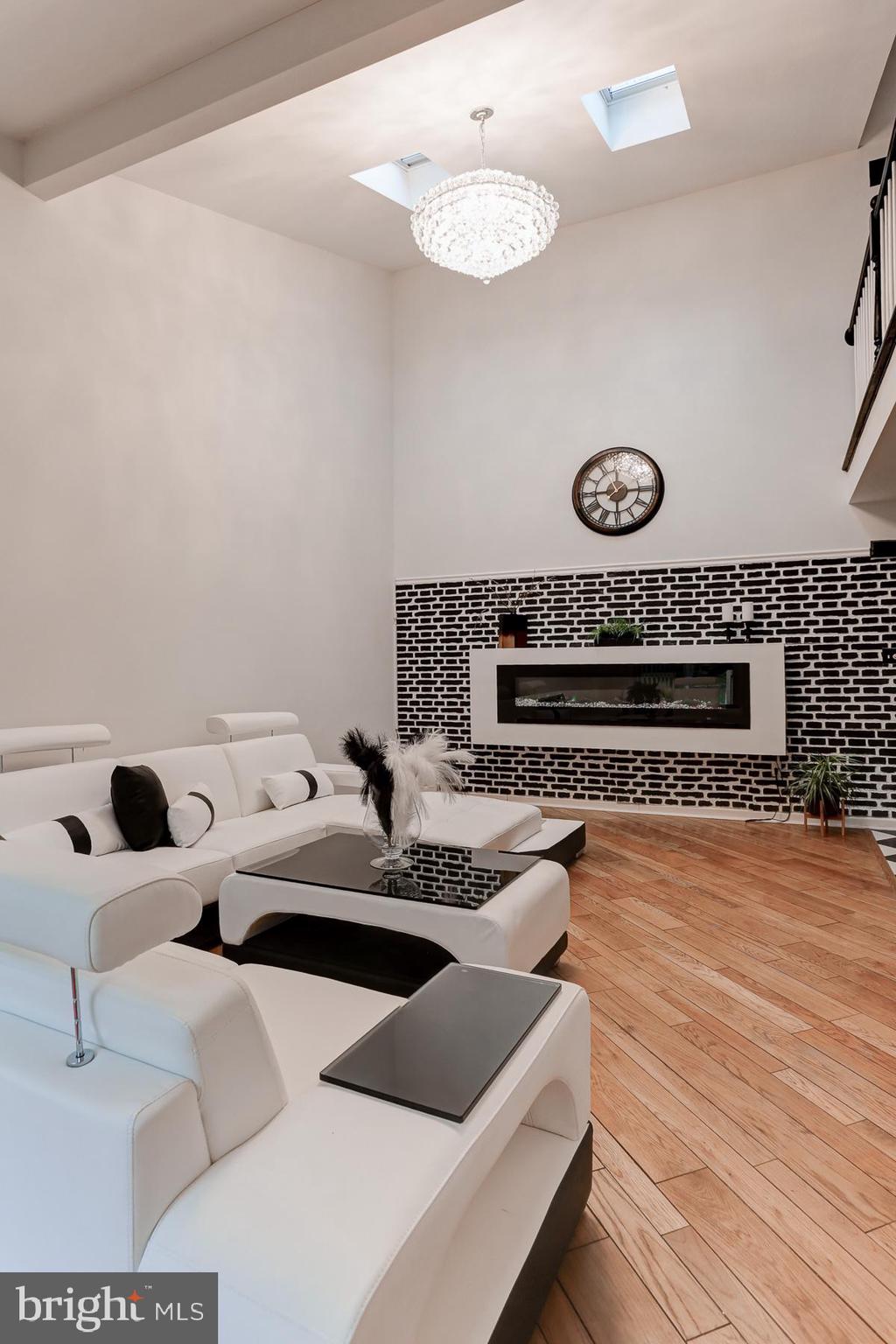 GATEWAY COURT - Residential