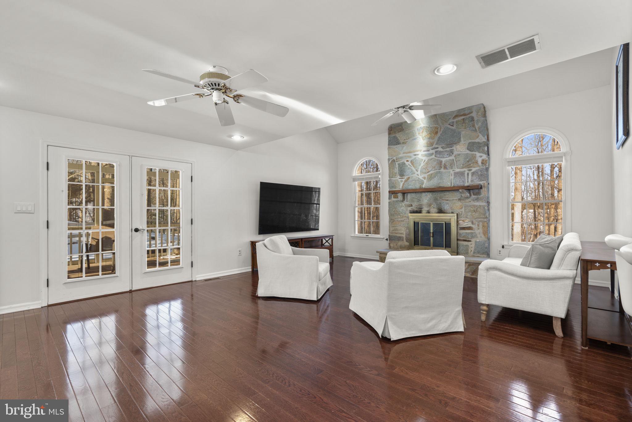 BRETTON WOODS - Residential