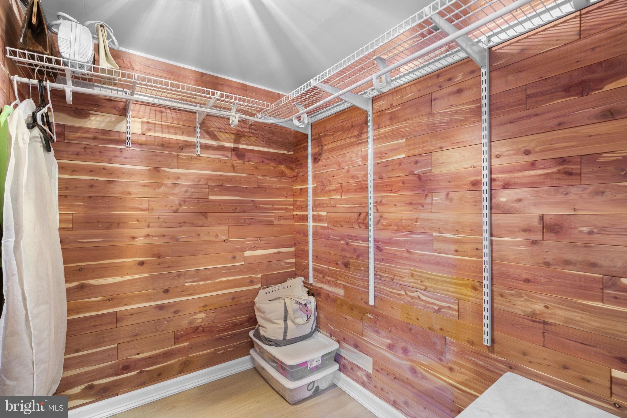 BRETTON WOODS - Residential