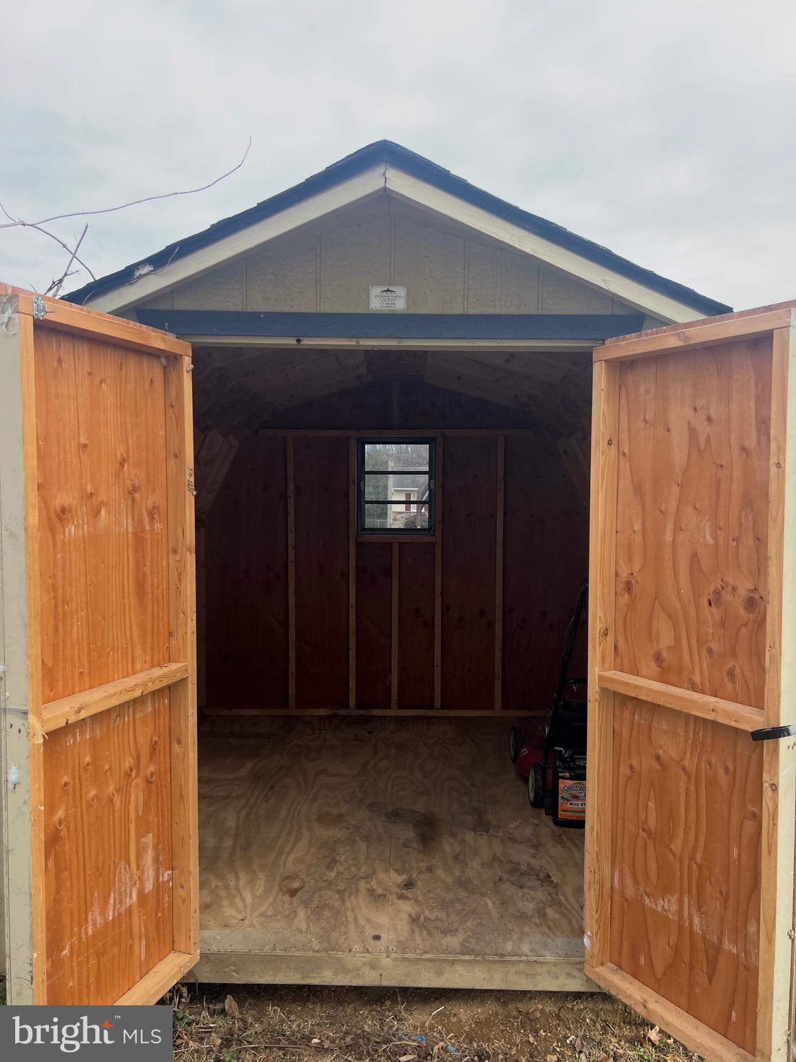 TERRYS TR PK - Residential