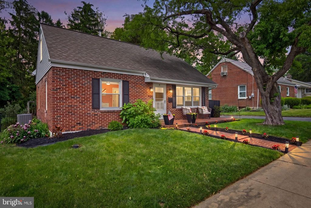 Photo of 446 Lincoln Avenue, EPHRATA, PA 17522 (MLS # PALA2088402)