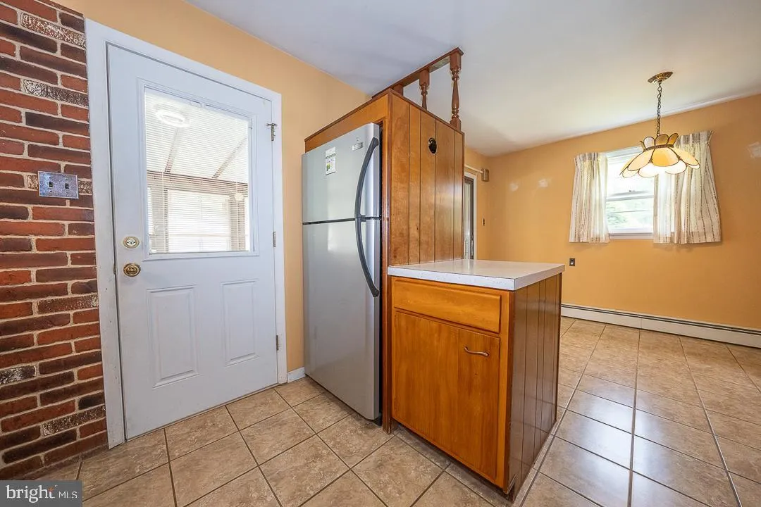 Downingtown, Pennsylvania 19335, United States, 3 Bedrooms Bedrooms, ,1 BathroomBathrooms,Residential,Pending,123245