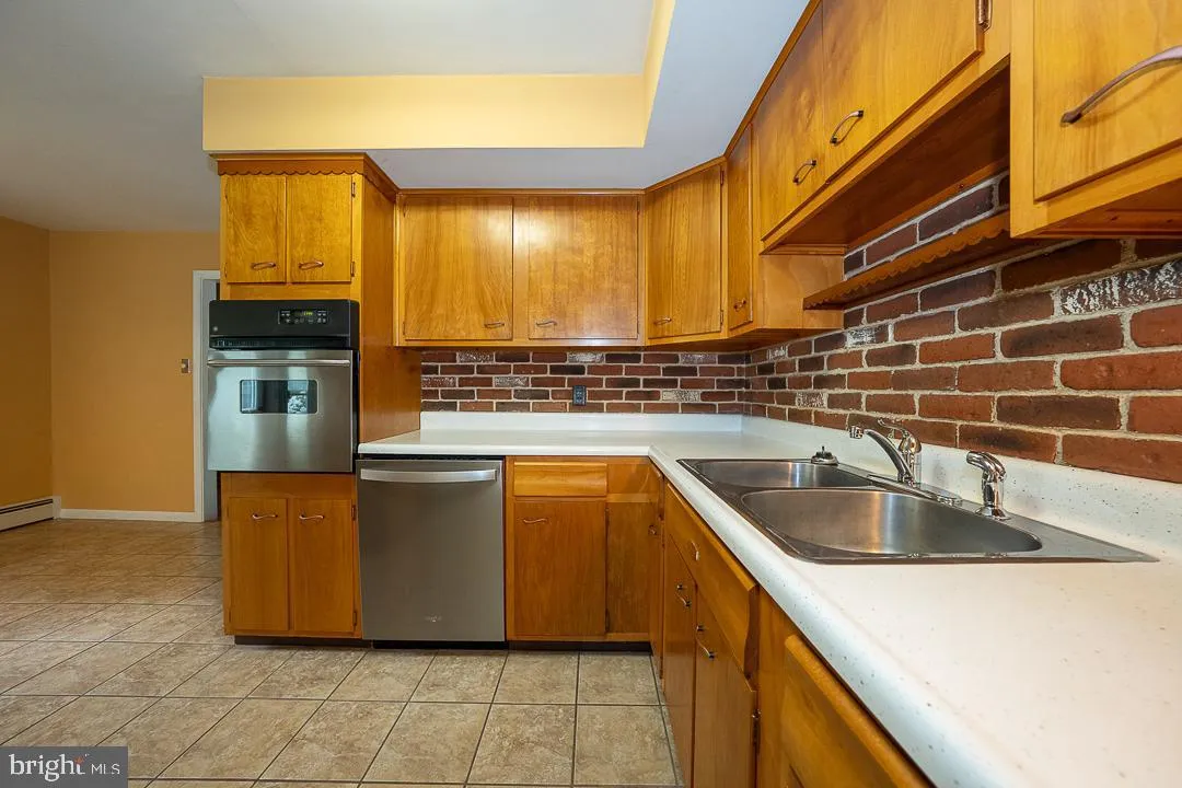 Downingtown, Pennsylvania 19335, United States, 3 Bedrooms Bedrooms, ,1 BathroomBathrooms,Residential,Pending,123245