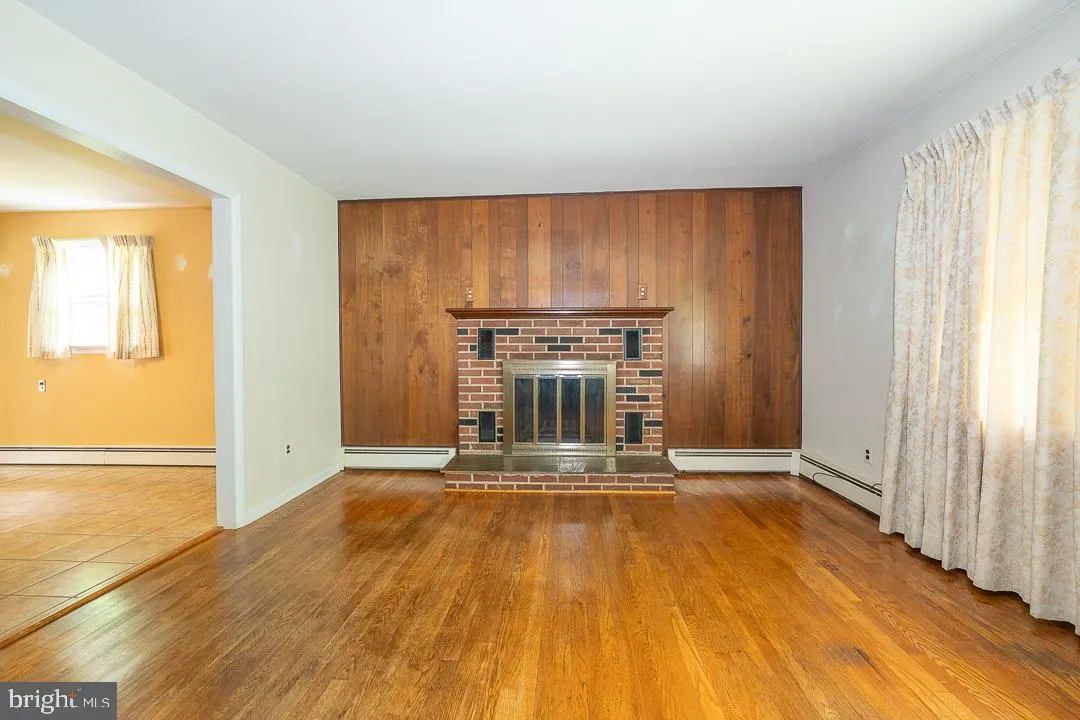 Downingtown, Pennsylvania 19335, United States, 3 Bedrooms Bedrooms, ,1 BathroomBathrooms,Residential,Pending,123245