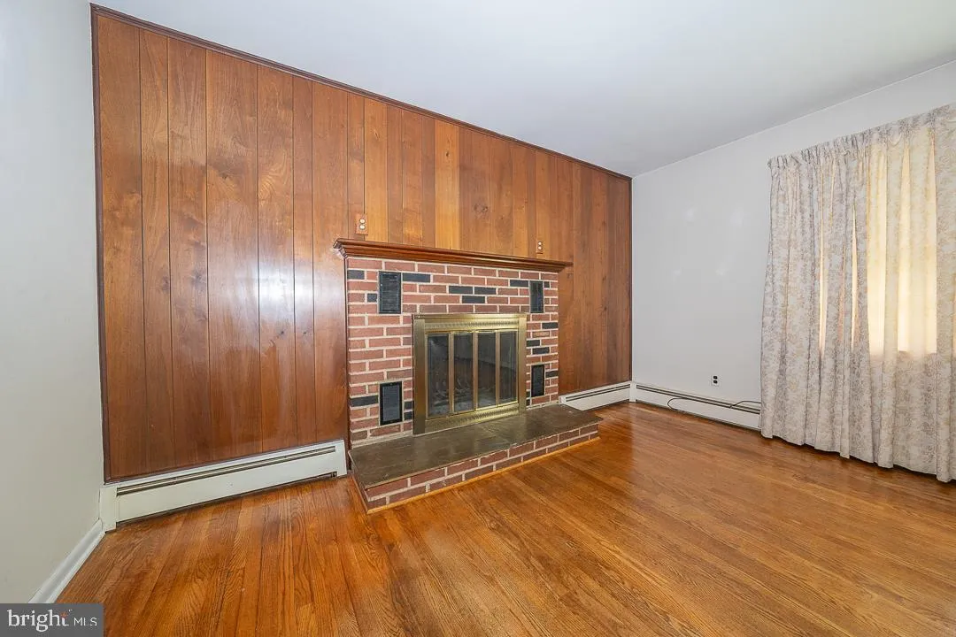 Downingtown, Pennsylvania 19335, United States, 3 Bedrooms Bedrooms, ,1 BathroomBathrooms,Residential,Pending,123245