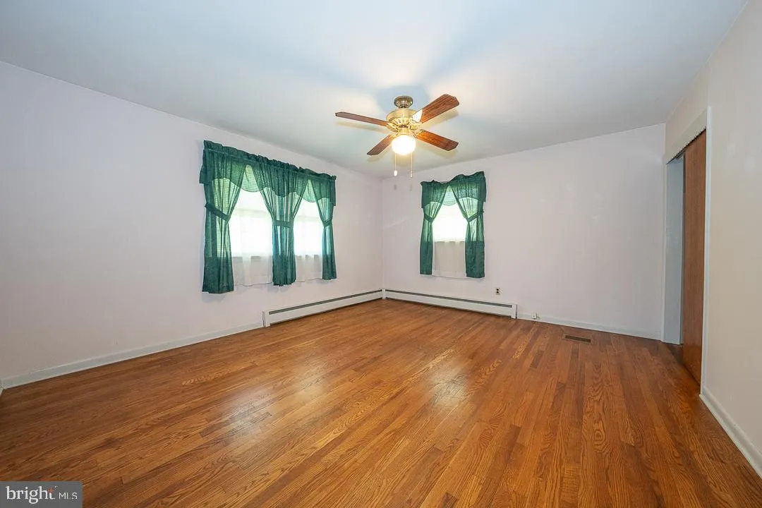 Downingtown, Pennsylvania 19335, United States, 3 Bedrooms Bedrooms, ,1 BathroomBathrooms,Residential,Pending,123245