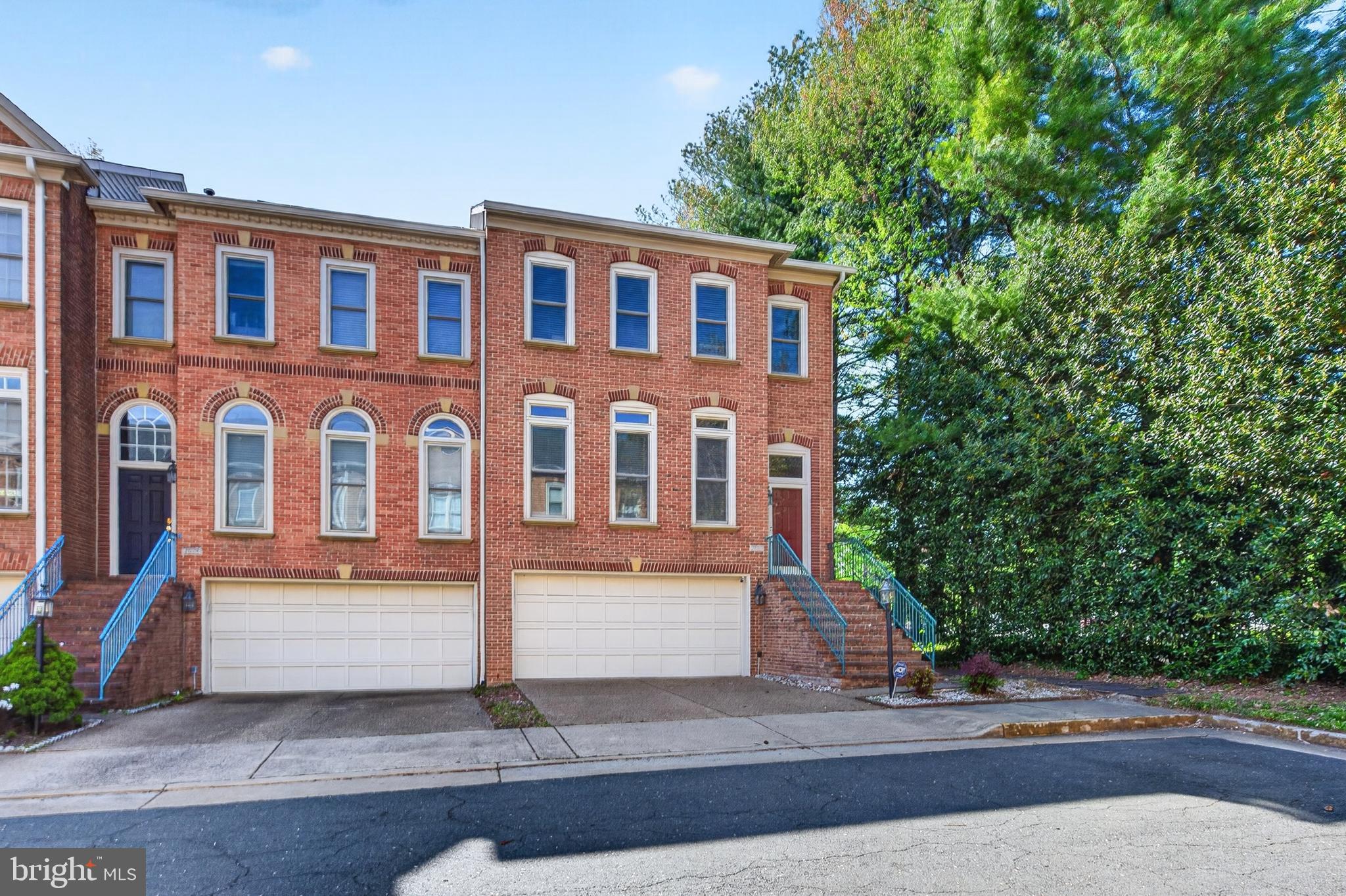 YACHT CLUB AT SEQUOIA VILLAGE - Residential