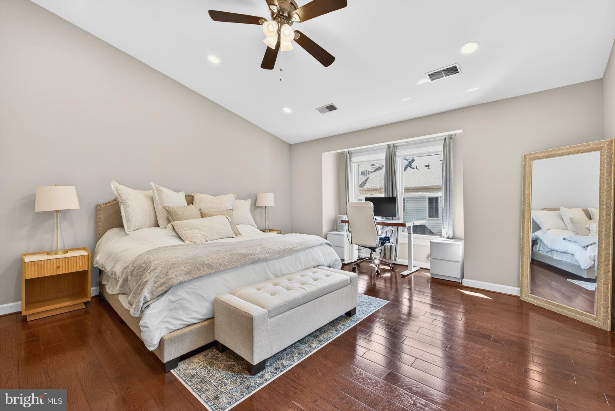 YACHT CLUB AT SEQUOIA VILLAGE - Residential