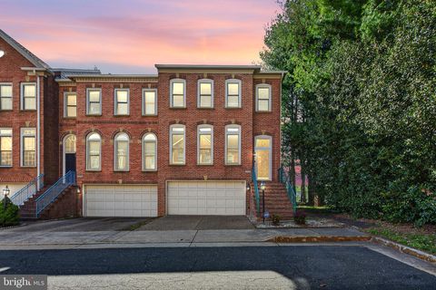 7522 CHRISLAND COVE FALLS CHURCH VA 22042