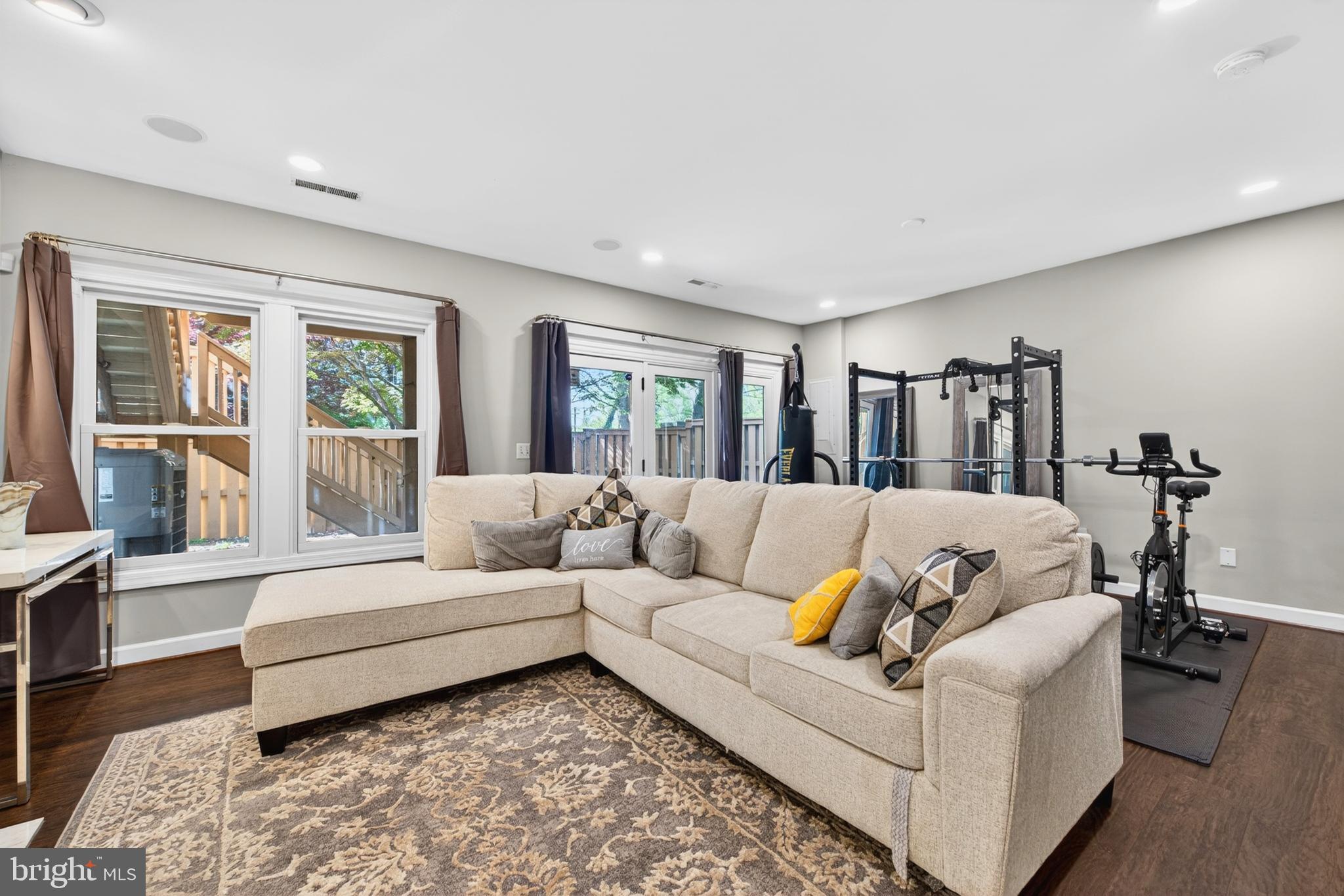 YACHT CLUB AT SEQUOIA VILLAGE - Residential