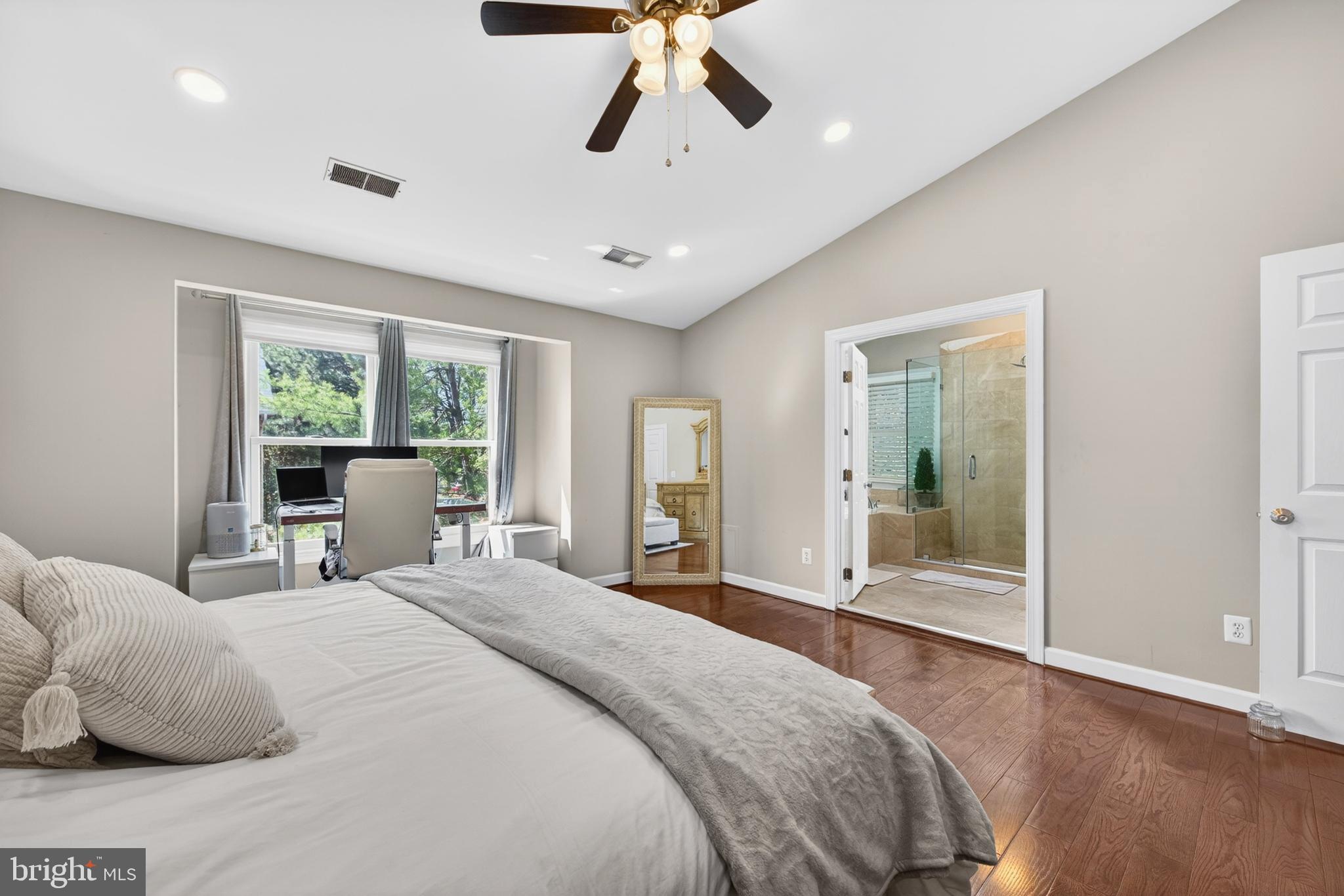 YACHT CLUB AT SEQUOIA VILLAGE - Residential