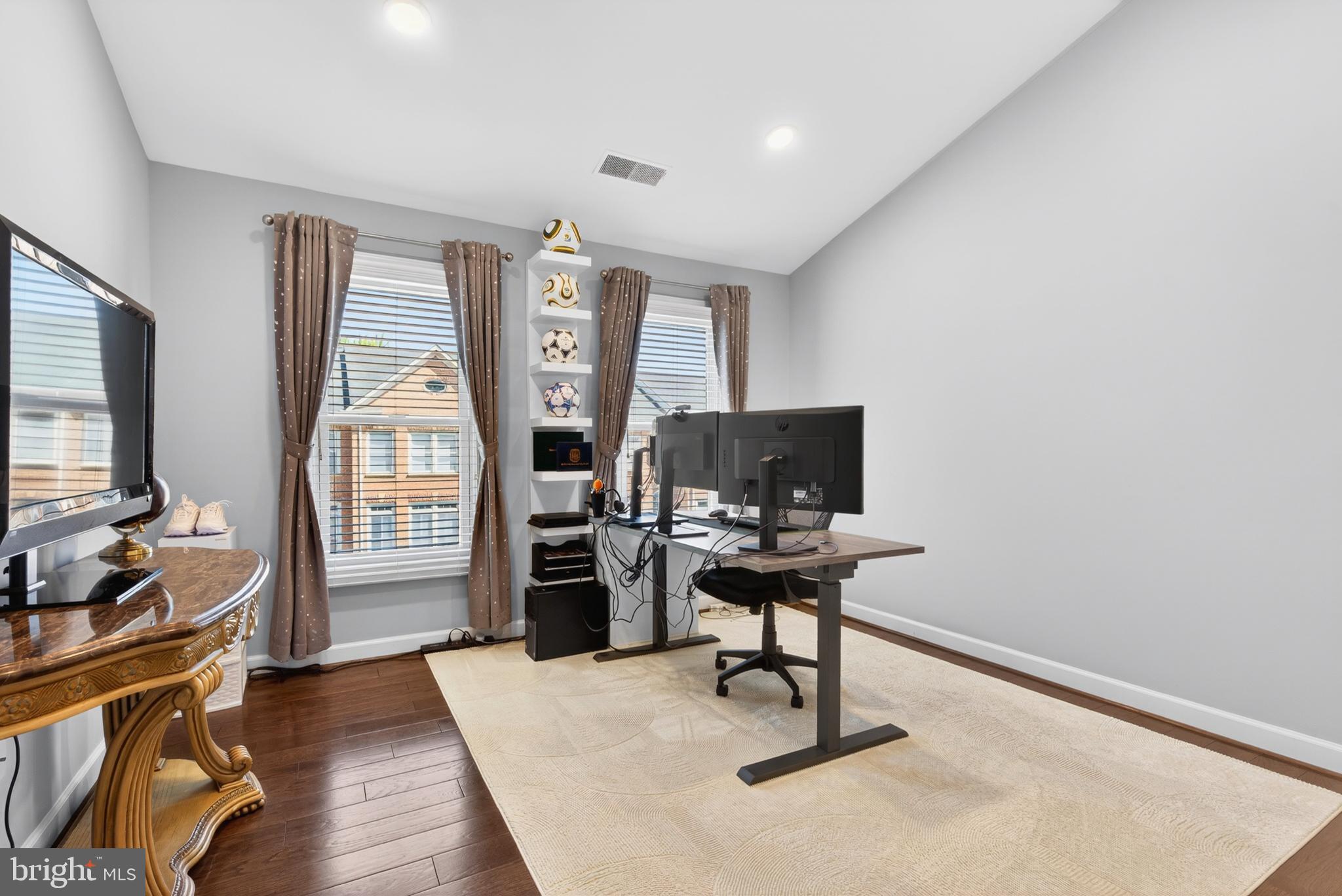 YACHT CLUB AT SEQUOIA VILLAGE - Residential