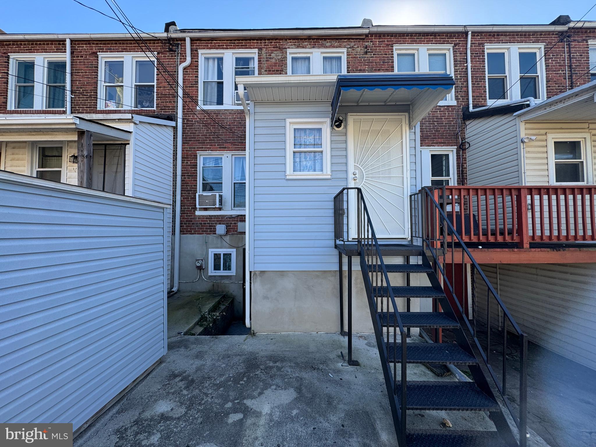 DUNDALK MANOR - Residential