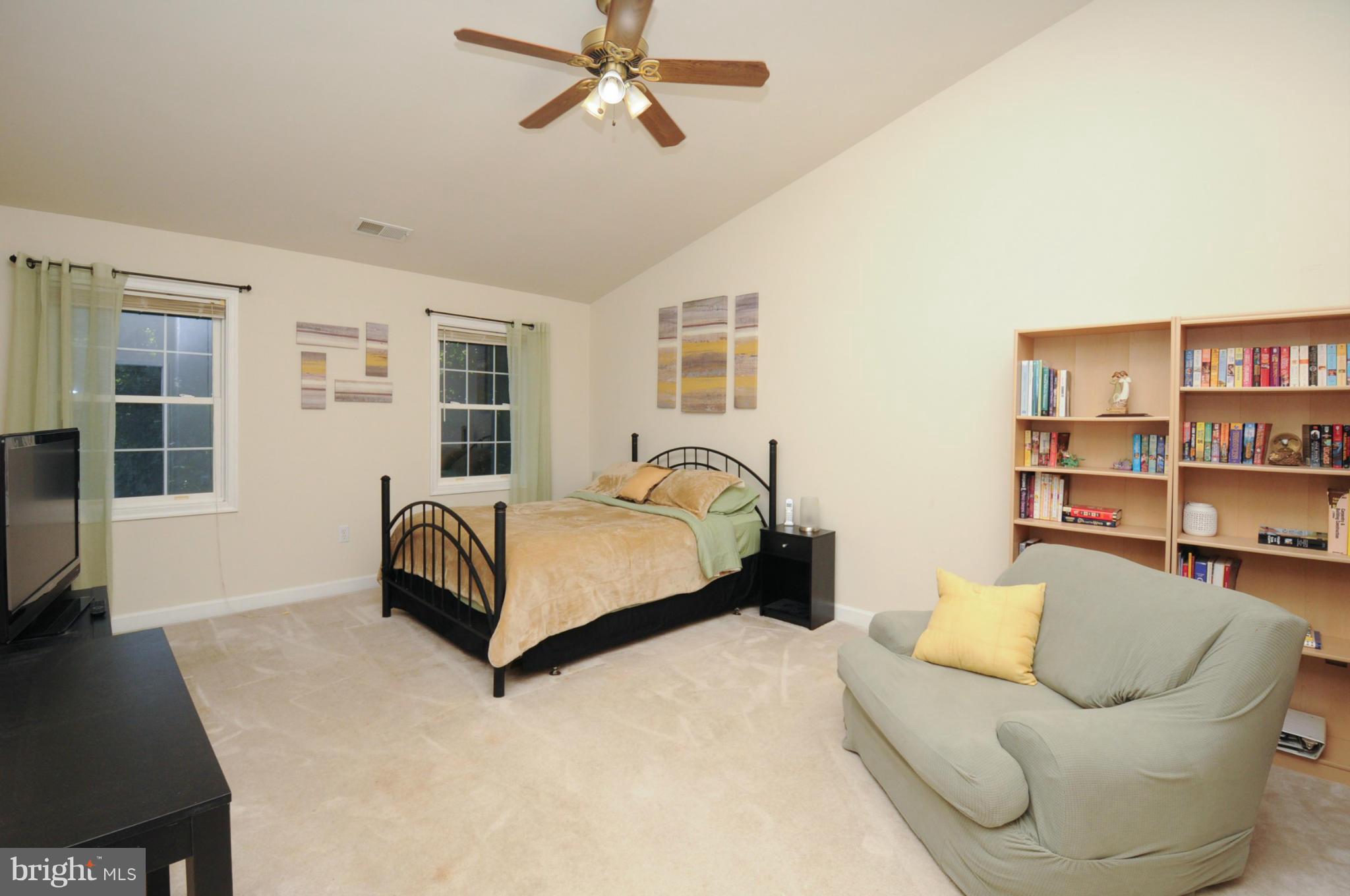 EMERALD OAKS - Residential