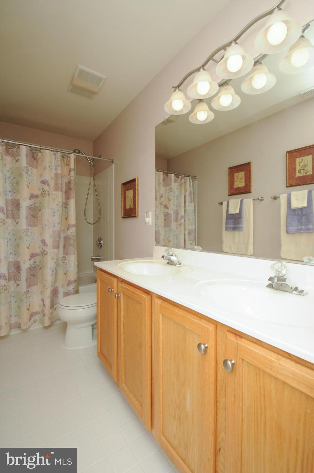 EMERALD OAKS - Residential