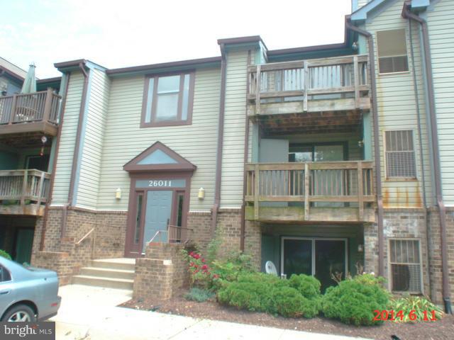 ***REDUCED***This property is eligible under the Freddie Mac First Look Initiative through October 19th, 2014. ****MOVE IN READY****New Paint/Flooring/HVAC/Kitchen Appliances.....Don't miss out on this great opportunity to own a nice Condo in great location close to both I270 & I70!! Shopping/restaurants within minutes....call today for your personalized tour!